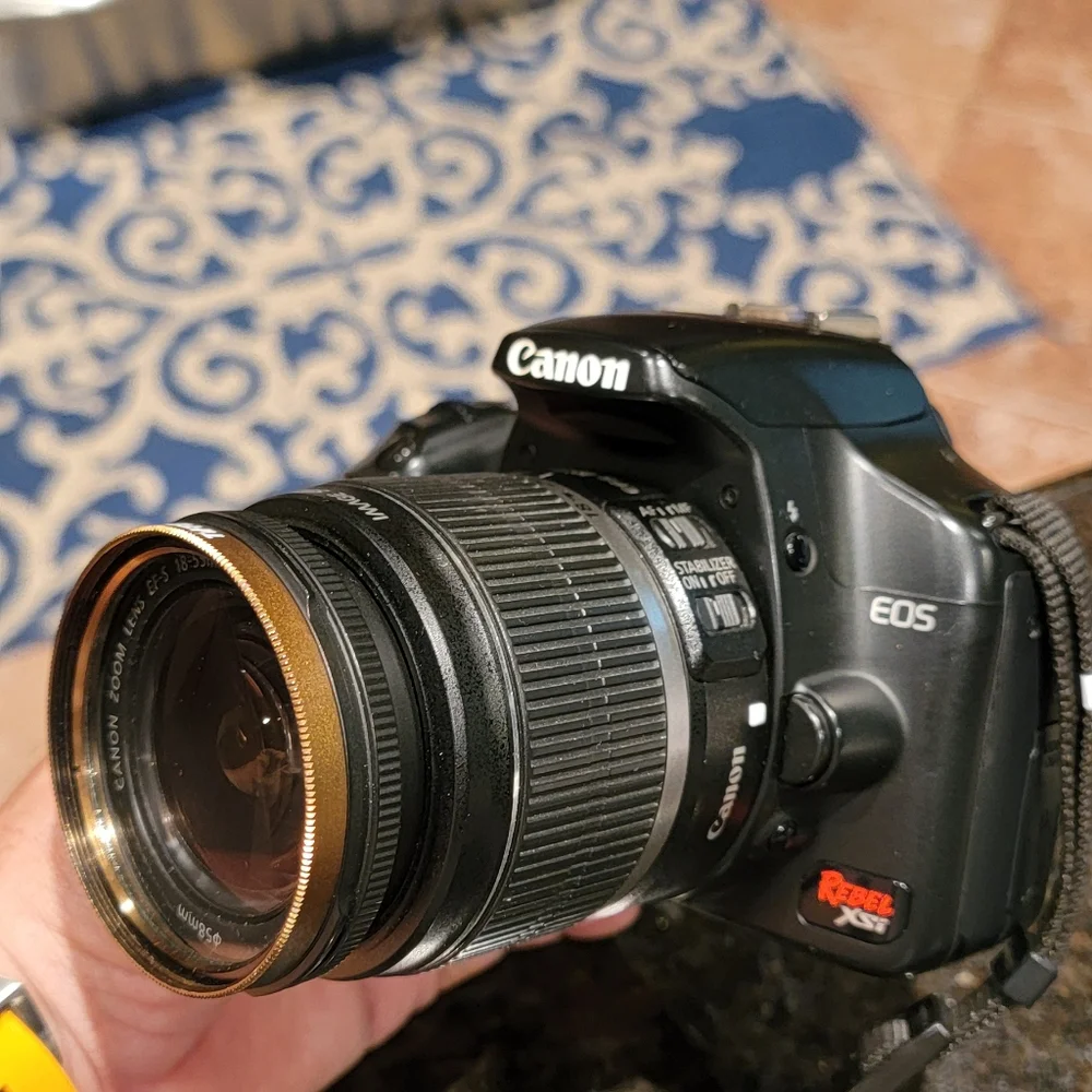 CANON Eos Rebel DSLR XSi & 2 Canon Lens